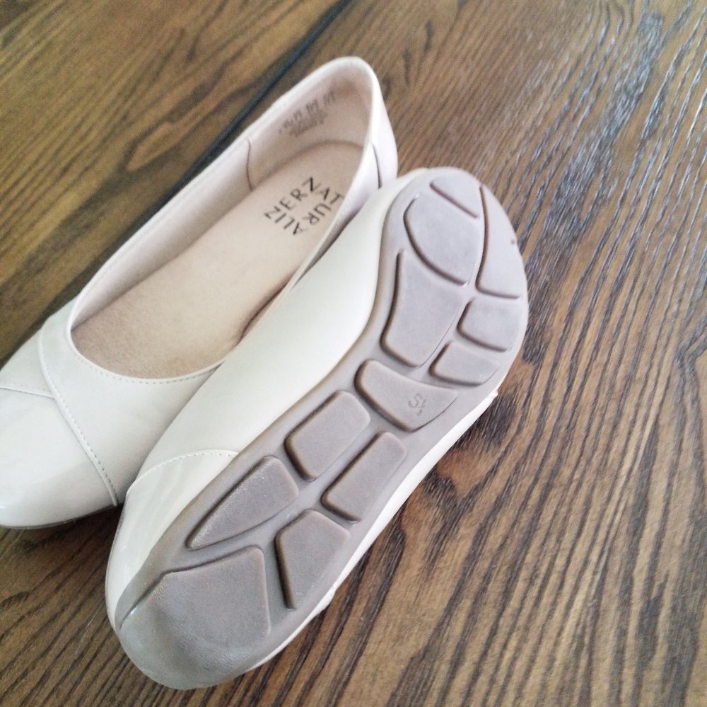 Women's shoes